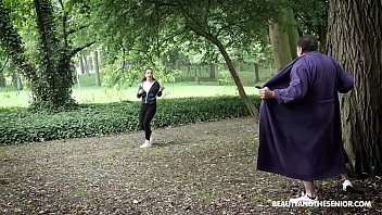 Play مجموعة اللسان Xnxx الأفلام الرياضية في سن المراهقة وممارسة الجنس مع رجل عجوز في Pahardcoree