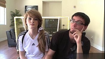 Play المراهق بصورة عاهرة يمارس الجنس الشرجي ثم يمتص قضيبه جيدًا