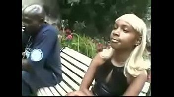 Play Xnxx Mosi يمارس الجنس مع ابنة أخته بزاز كبير يدخل ألعابه في بوسها