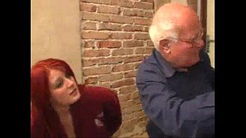 Play سكس مجاني مع السمراوات الضيقة الذين يمارسون الجنس مع جدها البالغ من العمر 70 عامًا