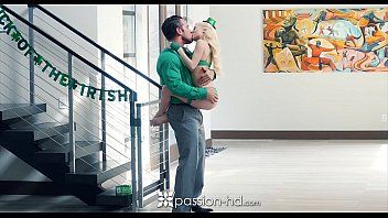 Play شاب ينام في الملاكمين في افلام Xnxx وتأتي خالته لتلعقه