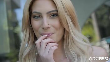 Play الفتيات الصغيرات يقمن به Xxx ولديهن كسس رطبة جدًا
