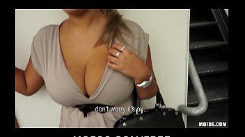 Play يمارس الجنس مع مولدوفا لديها عملاء في منزلها Xnxx