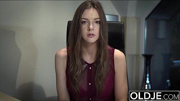 Play فتاة مغرية تصنع أفلام Xnxx مع رجل رائع