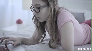 Play يقوم أخصائي العيون بجدولة لعبة Xxx بحيث لا يتم إزعاجها كما هي