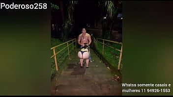 Play إنه يقود سيارة أجرة حيث يتعين عليه القيام بـ Xxx مع العميل