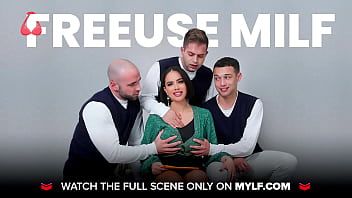 Play الأفلام الإباحية الرومانسية مع عاهرة له