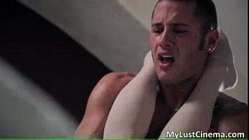 Play Xxx مع هزات الجماع في بوسها تضع قدميها على كتفيه