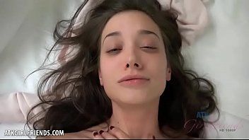 Play فيلم Xxx مع امرأة شابة متحمسة للغاية