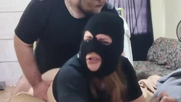 Play زوجة الديوث تحصل على بوسها مملوء بالنا
