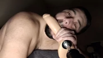 Play الرجل القوي يطلق العنان لقوة آلة ممارس