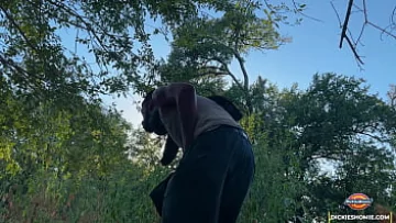 Play المتشردون هيلو Twerking والرجيج في الغابة الع