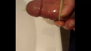 Play Handjob الآسيوية مع اليابانية الحجم ديك وشاع
