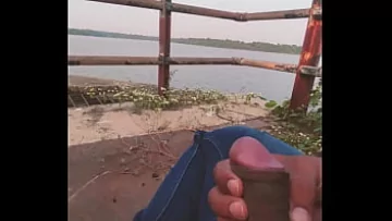 Play ناجبور الصبي يحصل على أسفل والقذرة في ا