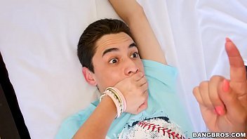 Play الطفل الذي يحافظ على لعبة سوبر اللعنة كس مع شقراء