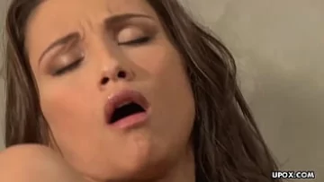 Play امرأة سمراء ضئيلة سيليست نجمة لا يمكن أ