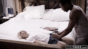 Play Xxx أفلام مع الشقراوات السوداء Tapana يرتجف في ديك لعبة ورق