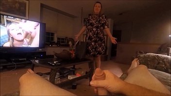 Play الجدول يمارس الجنس مع ابنها يراقب سرا الأفلام الإباحية ويحصل على الكفوف لها