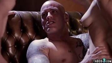 Play رجال الشرطة القذرون يضاجعون المراهقين الصغار كريستين سكوت ونينا نورث في مباراة رباعية قاسية