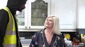 Play لقاء المتشددين البرية البريطانية جبهة تحرير مورو الإسلامية لاسي