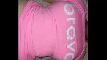 Play لقاء بين الأعراق المكثف للملك الأسود مع فاتنة الشاطئ السمراء على طاولة المطبخ البيضاء