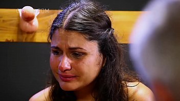Play يمزح كس يبكي ولا يريد ممارسة الجنس مع الجد