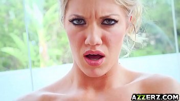Play كانديس يجرؤ يحصل على اثنين من الديكة في بوسها ومثير الحمار